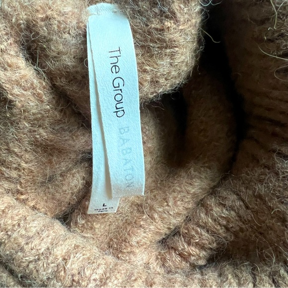 Aritzia The Group by Babaton 100% Alpaca Turtleneck Size L - Picture 5 of 9